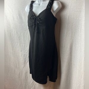 No boundaries black dress
M (8-10)